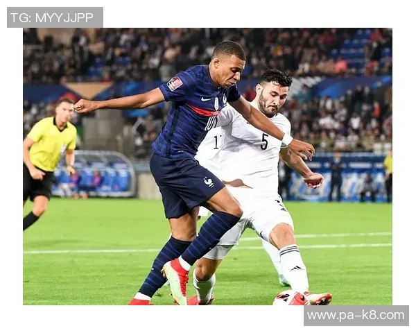 姆总与琼阿梅尼孔德共观非洲杯三位球员背后的非洲血统故事