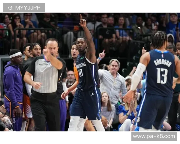 巴洛生涯之夜狂砍26分16板10前场板助球队获胜展现全能表现